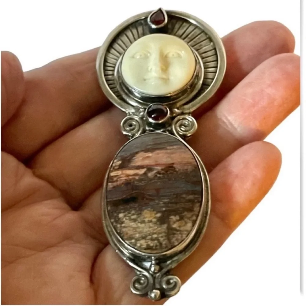 Sajen Vintage Carved Moon Face Goddess Jasper Garnet 925 Large brooch pendant